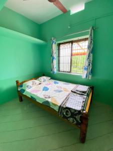 Postel nebo postele na pokoji v ubytování Family Room at Pappas Pride