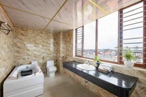 Ένα μπάνιο στο Viet Village Hotel +133 φωτογραφίες