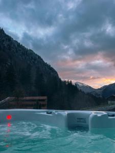 En generel udsigt til bjerge eller udsigt til bjerge taget fra lejligheden