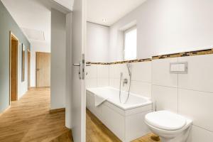 Koupelna v ubytování Ferienhaus am Skilift, Kinder & Familie willkommen + 25 fotografií