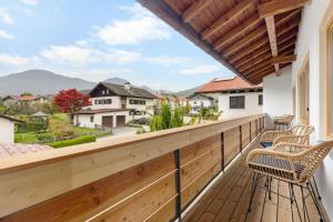 Nespecifikovaný výhled na hory nebo výhled na hory při pohledu z prázdninového domu