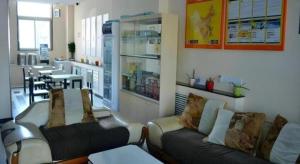 Kuchyň nebo kuchyňský kout v ubytování 7 Days Inn Yantai Dahaiyang Raod Railway Station