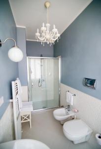 A bathroom at B&B Home Sweet Home Rosolini