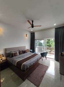 Postel nebo postele na pokoji v ubytování Maa Naina Restaurant