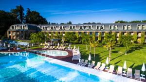 Bazén v ubytování Hotel Corte Valier nebo v jeho okolí