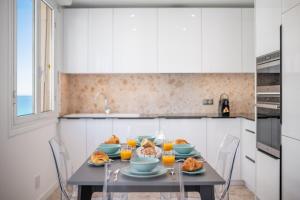 Gallery image of Le COQ Symphonie- Parking - Bord de mer in Menton