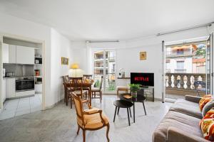 Η κουζίνα ή μικρή κουζίνα στο Le Coq Saint-Roch - Parking - AC - WiFi