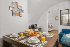 Φαγητό σε αυτό το διαμέρισμα ή κάπου εκεί κοντά