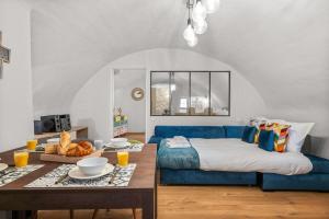 Φαγητό σε αυτό το διαμέρισμα ή κάπου εκεί κοντά