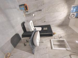 Ένα μπάνιο στο Happy Villa Regency