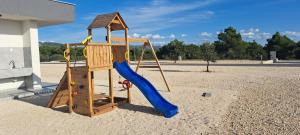 Herní místnost nebo prostor pro děti v ubytování Mobile Home Tom 12