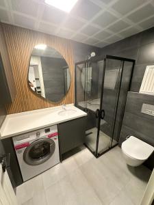 Ένα μπάνιο στο Moon City