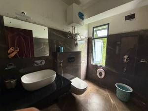 Ένα μπάνιο στο Darap Dzimkha +12 φωτογραφίες