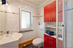 Et badeværelse på Ferienhaus Janina Ferienhaus Janina + 35 billeder