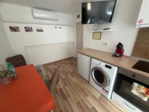 Η κουζίνα ή μικρή κουζίνα στο Ruse Charm Studio 2