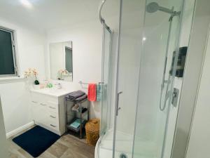 O baie la Giggly Nest +14 fotografii