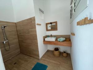 Koupelna v ubytování villa LAGON