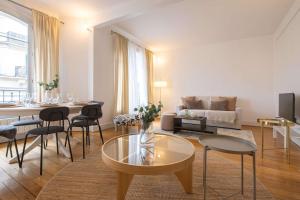 Un lugar para sentarse en Haussmann Flat - Jardin des Plantes 6 Guests