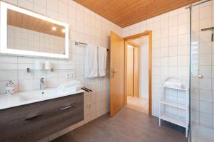 Vannituba majutusasutuses Ferienwohnung Möhrle +19 fotot