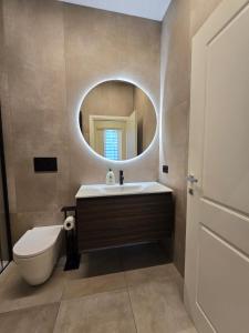 Ένα μπάνιο στο VeronaVera Orlandi +14 φωτογραφίες