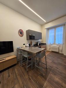 Μια τηλεόραση ή/και κέντρο ψυχαγωγίας στο VeronaVera Orlandi