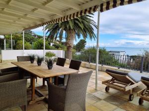 Μπαλκόνι ή βεράντα στο Amazing View Villa, Sleeps 9