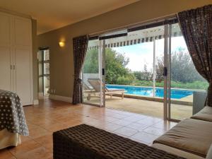 Πισίνα στο ή κοντά στο Amazing View Villa, Sleeps 9