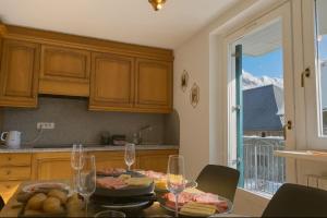 Η κουζίνα ή μικρή κουζίνα στο Magical balcony on the Alps cozy alpine charm