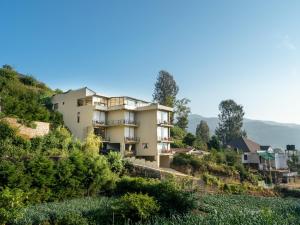 a building on the side of a hill at Glenence Nuwara Eliya in Nuwara Eliya