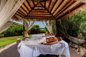 Vonkajšia záhrada v ubytovaní Hotel Cala Caterina