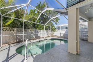 Πισίνα στο ή κοντά στο 241 Miramar Waves- 3BR with Heated Pool home