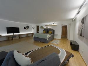 Μια τηλεόραση ή/και κέντρο ψυχαγωγίας στο dengg down town studios +22 φωτογραφίες