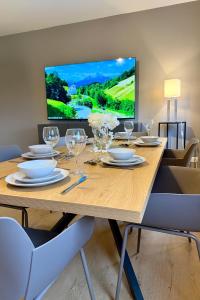 Μια τηλεόραση ή/και κέντρο ψυχαγωγίας στο KO 3-Zimmer Apartment 73 qm bis zu 6 Personen