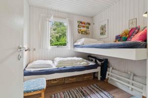 Postel nebo postele na pokoji v ubytování Cozy House With Sea View And Beautiful Location