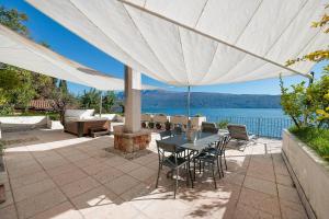 Imagen de la galería de Villa I Cipressi, en Roina