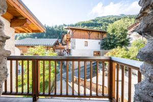 La CombeにあるLa Maison - Chalet DDA La Combeの家のバルコニーからの眺め