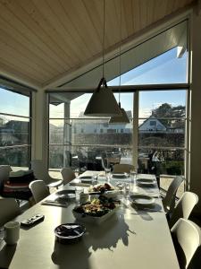 Nespecifikovaný výhled na hory nebo výhled na hory při pohledu z vily