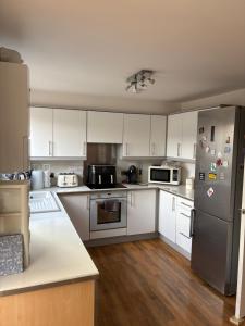 Η κουζίνα ή μικρή κουζίνα στο Beautiful House Edinburgh South