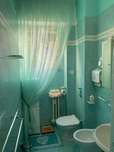 Ένα μπάνιο στο B&K Hotels +29 φωτογραφίες