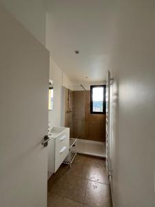 Koupelna v ubytování Les Trois Oliviers