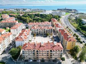 カルカヴェロスにあるDream Home Apartの建物や海を望む街並み