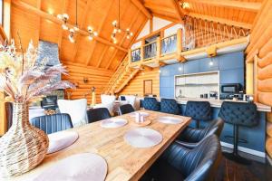 Η κουζίνα ή μικρή κουζίνα στο Căsuța Melimi