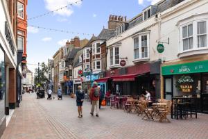 Επισκέπτες που μένουν στο Spacious 2-floor Flat Near Weymouth Seafront