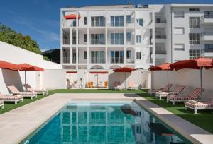 Πισίνα στο ή κοντά στο Vila Catarina Luxury Apartments