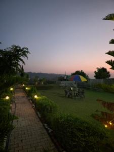 Východ nebo západ slunce při pohledu z apartmánu nebo okolí