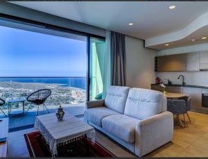 Posezení v ubytování Mercury Tower Suites with pool access