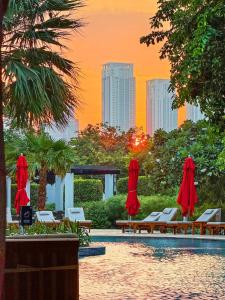 Πισίνα στο ή κοντά στο Luxury Gate Tower Residence