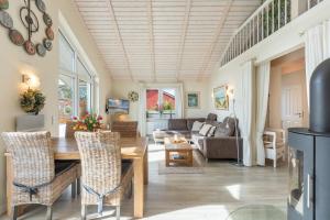 Χώρος καθιστικού στο Helga