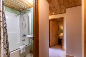 Salle de bains dans l'établissement St Johns Ridge 53 autres photos