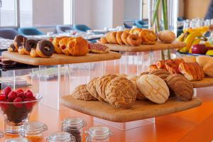 Jídlo v hotelu nebo okolí + 20 fotografií